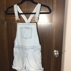 Overall shorts